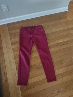 Kensie Jeans Knockout Skinny Mid Rise Burgundy Wine Skinny Jeans Size 2/26